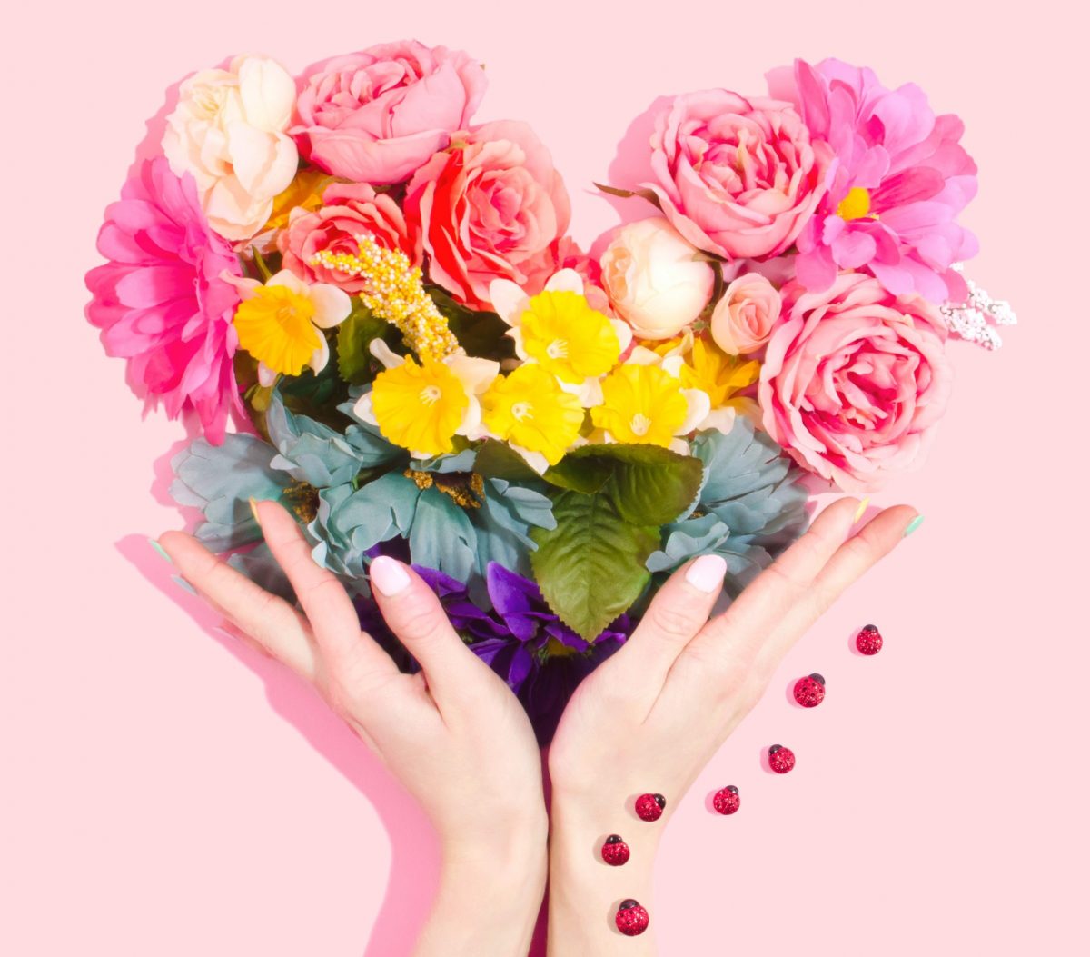 person holding bouquet of flower